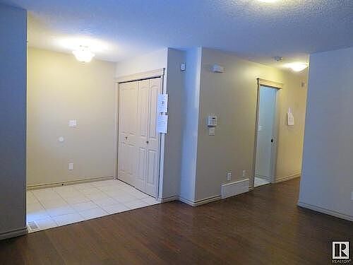Edmonton 3 bedrooms Duplex for rent. Property photo: 641506-2