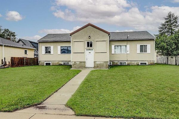 Olds 2 bedrooms Condo Unit for rent. Property photo: 641527-2