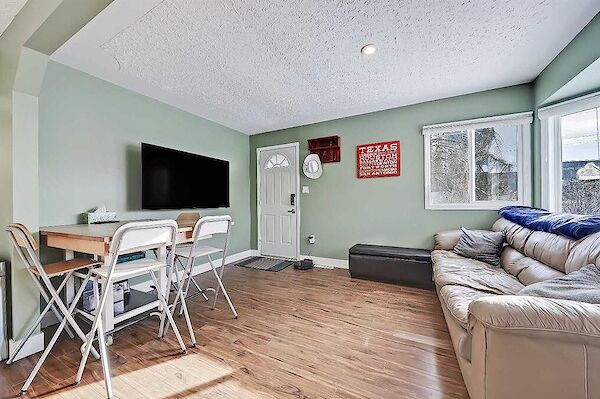 Calgary 2 bedrooms House for rent. Property photo: 641528-3