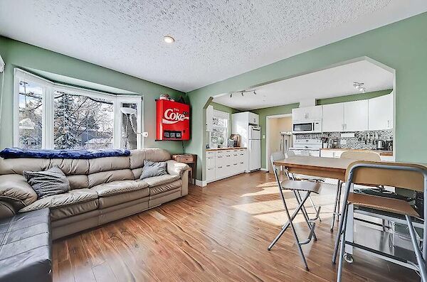 Calgary 2 bedrooms House for rent. Property photo: 641528-2