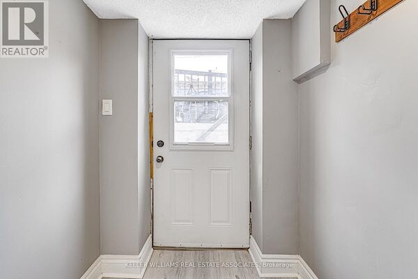 Toronto 1 bedroom House for rent. Property photo: 641532-3