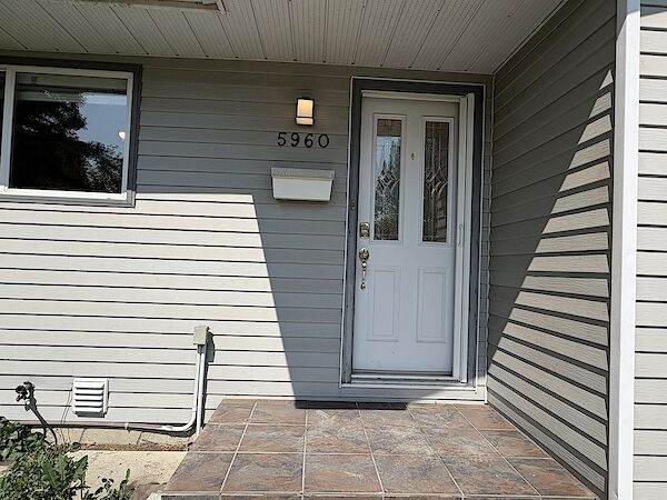 Calgary 3 bedrooms Main Floor for rent. Property photo: 641542-2