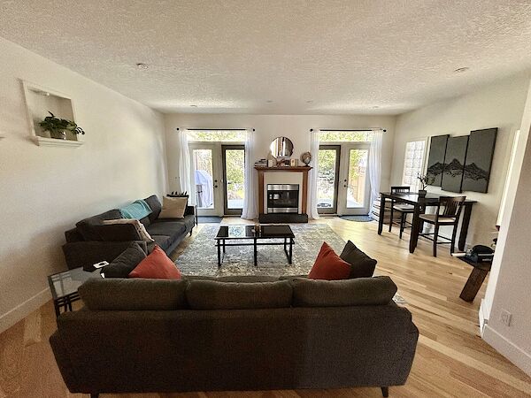 Calgary 3 bedrooms Duplex for rent. Property photo: 641577-3