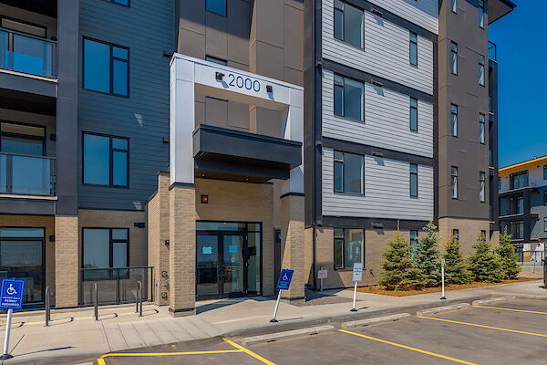 Calgary 2 bedrooms Condo Unit for rent. Property photo: 641591-2
