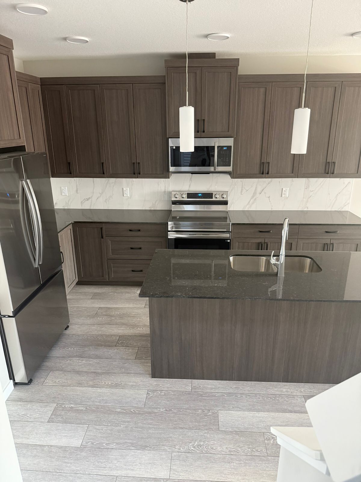 Calgary 3 + Den bedrooms Duplex for rent. Property photo: 641657-1