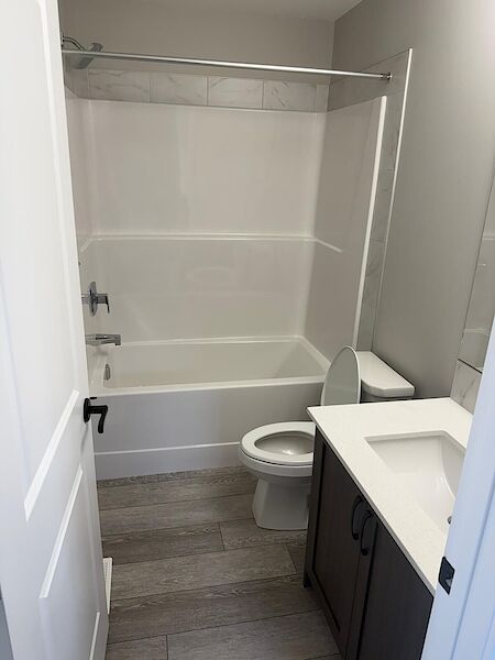 Calgary 3 + Den bedrooms Duplex for rent. Property photo: 641657-2