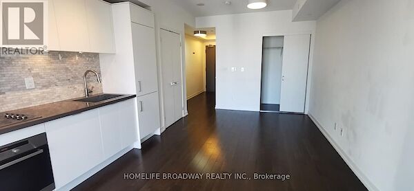 Toronto studio Apartment for rent. Property photo: 641680-3