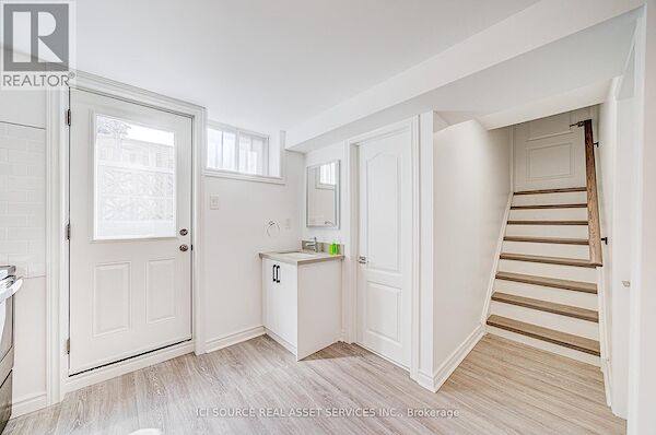 Toronto 1 bedroom House for rent. Property photo: 641683-2
