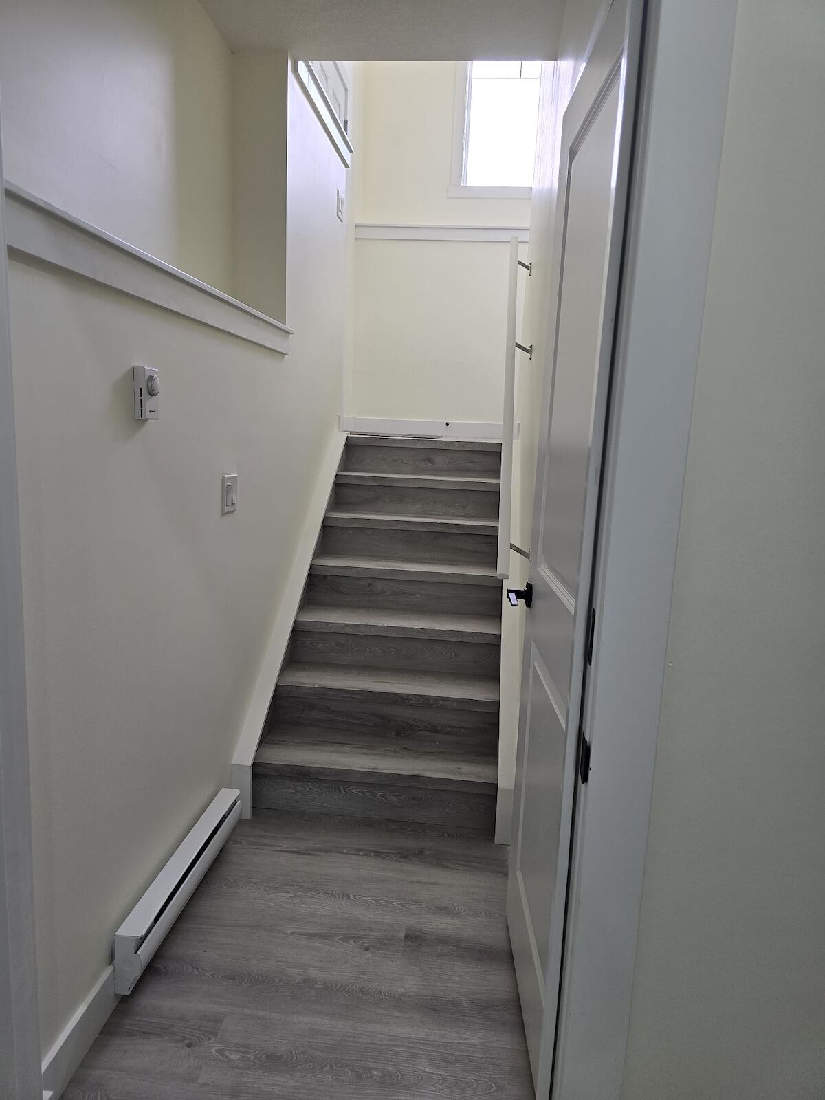 Calgary 2 bedrooms Basement for rent. Property photo: 641699-1