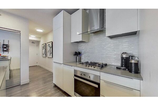 Vancouver 1 bedroom Condo Unit for rent. Property photo: 641717-2