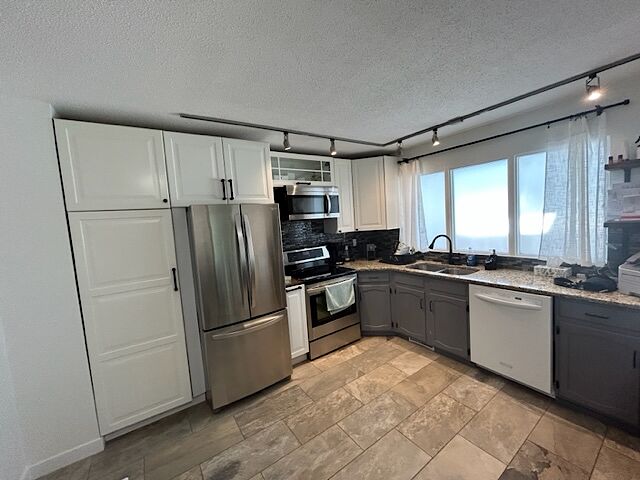 Calgary 2 + Den bedrooms Main Floor for rent. Property photo: 641788-1