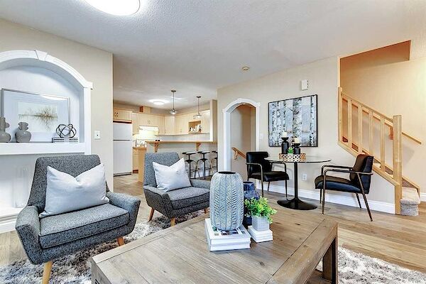 Calgary 2 bedrooms Duplex for rent. Property photo: 641865-2