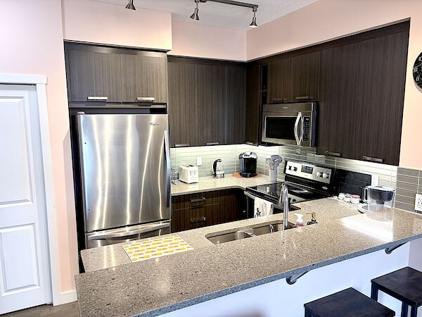 Kitchen Calgary 2 bedrooms Condo Unit for rent. Property photo: 641877-2