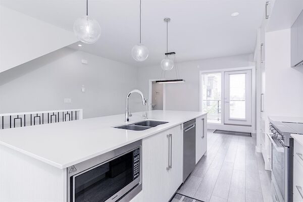 657187166f3241d2ac4674316369b554+jpg Calgary 3 bedrooms Townhouse for rent. Property photo: 641896-3