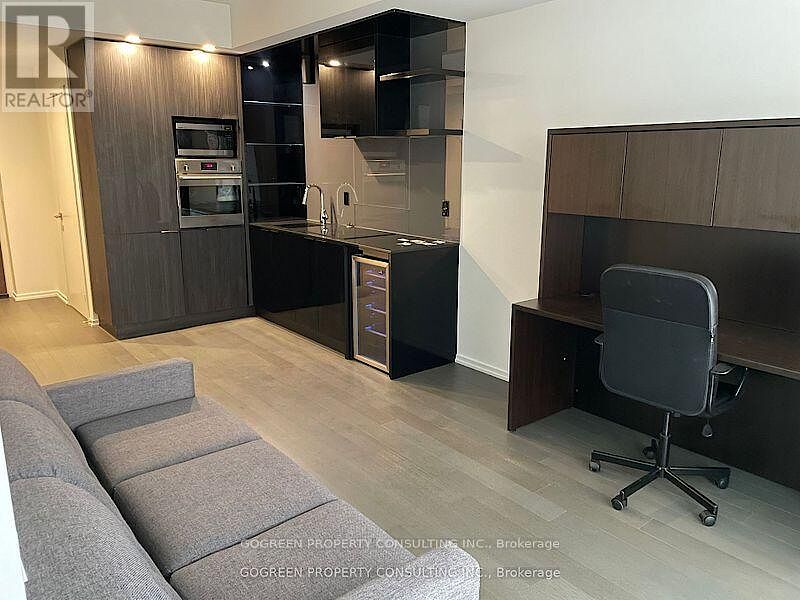 Toronto 2 bedrooms Apartment for rent. Property photo: 641901-1