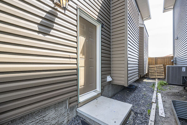 Calgary 2 bedrooms Basement for rent. Property photo: 641988-2