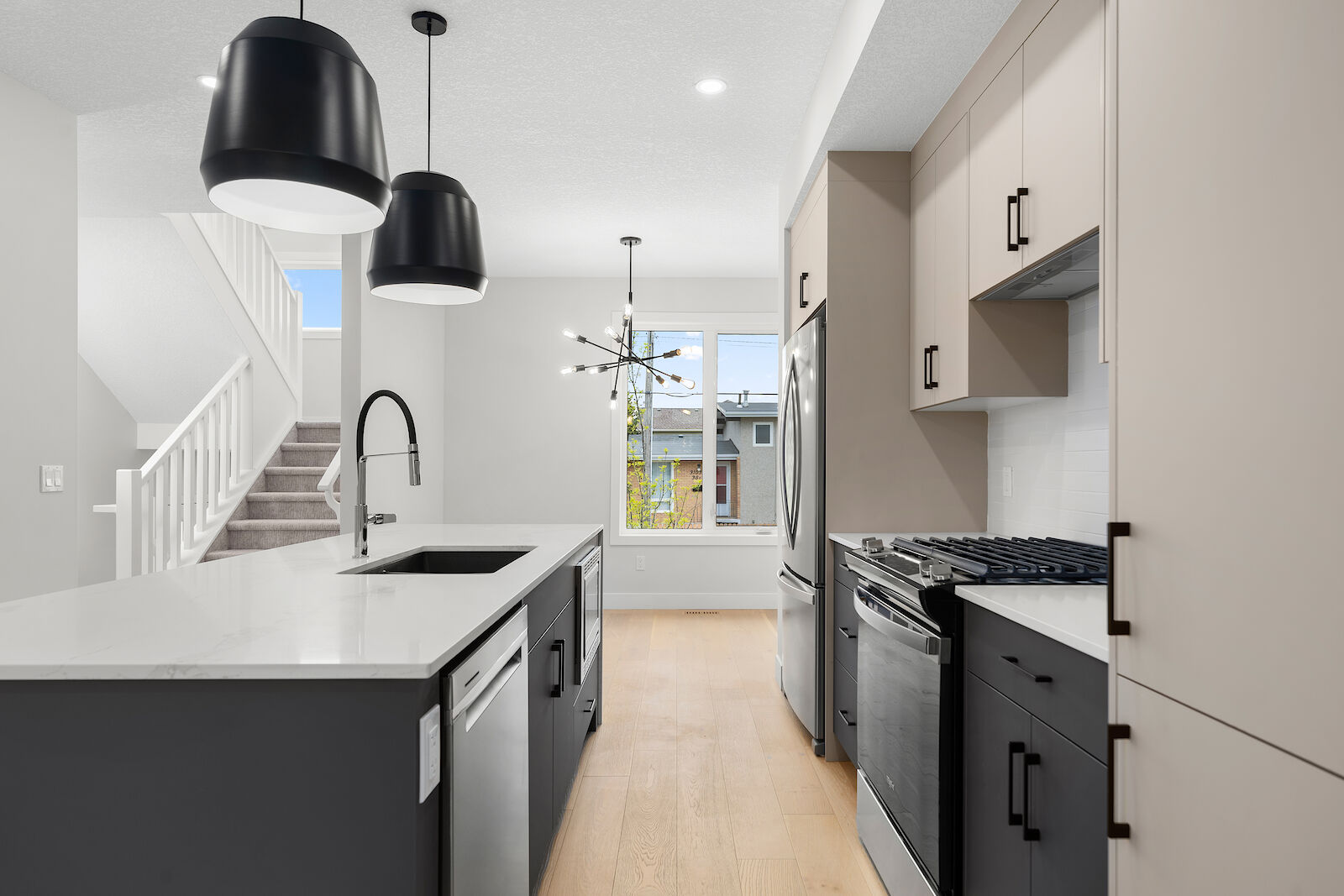 Calgary 3 bedrooms Townhouse for rent. Property photo: 642008-1