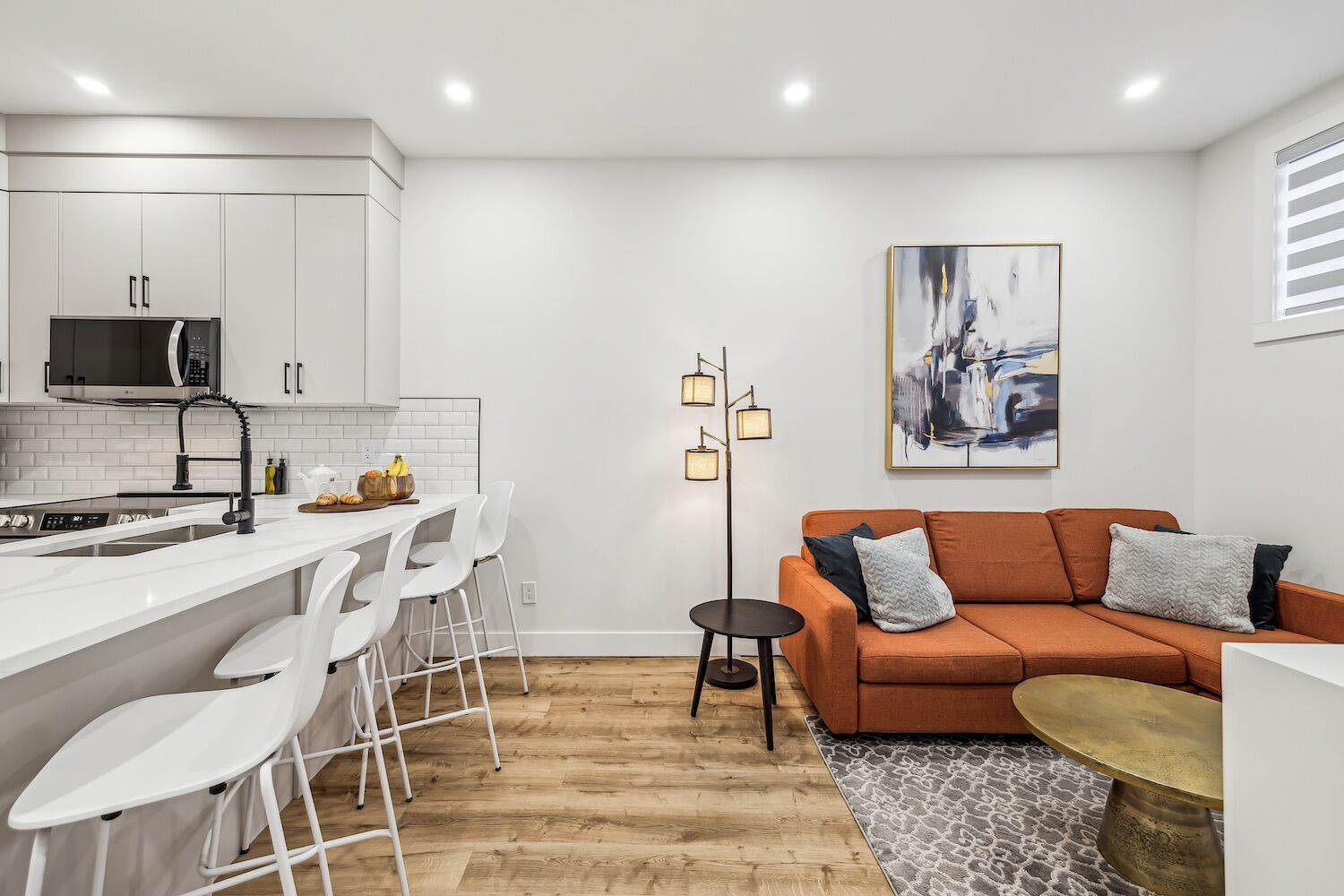 Calgary 2 bedrooms Basement for rent. Property photo: 642147-1
