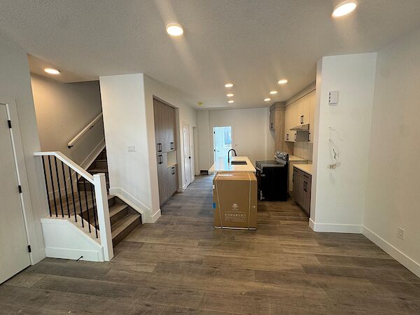 Edmonton 4 bedrooms Townhouse for rent. Property photo: 642150-3