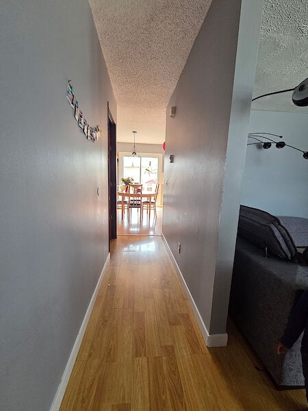 Calgary 3 bedrooms House for rent. Property photo: 642182-3