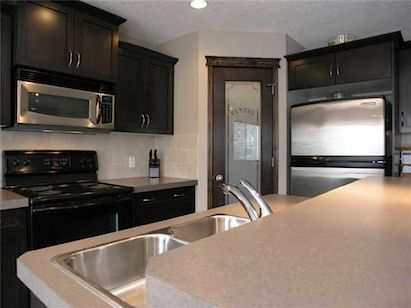 Calgary 3 bedrooms House for rent. Property photo: 64222-3