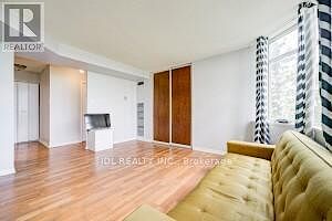 Toronto 2 bedrooms Apartment for rent. Property photo: 642234-1