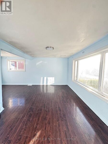 Toronto 3 bedrooms House for rent. Property photo: 642243-2
