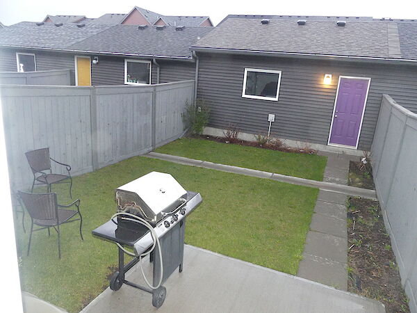 Calgary 3 + Den bedrooms Townhouse for rent. Property photo: 642279-3