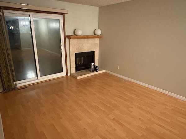 Calgary 2 bedrooms Condo Unit for rent. Property photo: 642280-2
