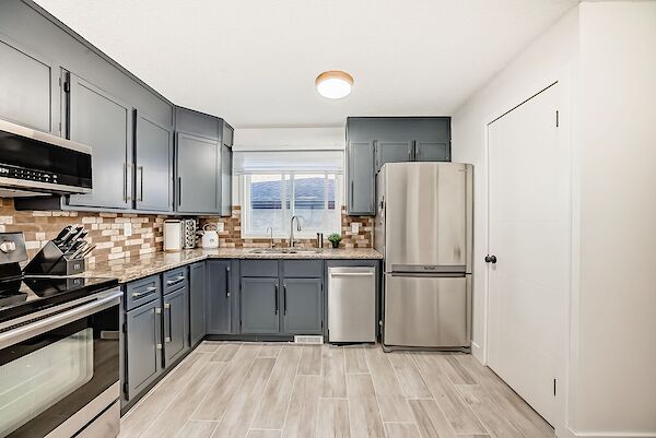 Calgary 3 bedrooms Main Floor for rent. Property photo: 642311-2