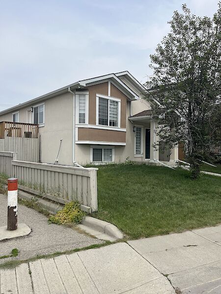 Calgary 3 bedrooms Main Floor for rent. Property photo: 642371-2