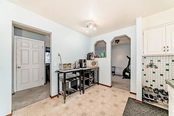 Calgary 2 bedrooms Main Floor for rent. Property photo: 642372-2
