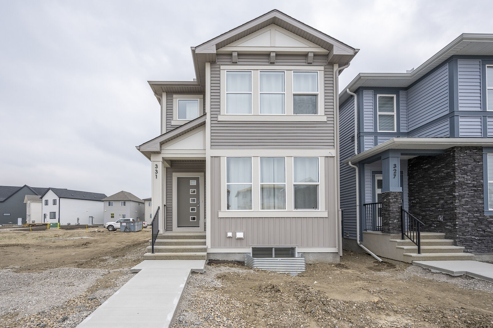 Calgary 4 bedrooms Main Floor for rent. Property photo: 642399-1