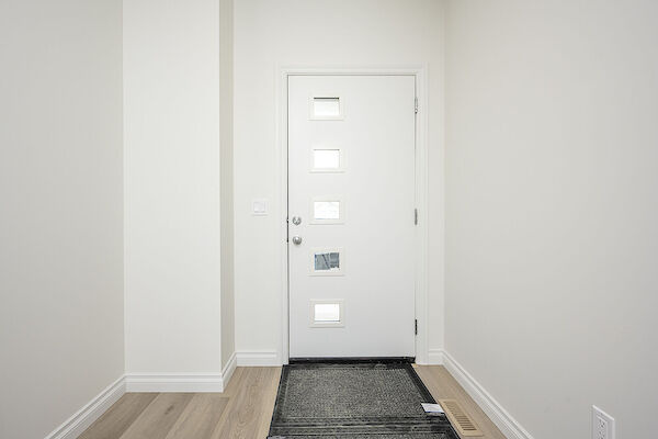 Calgary 4 bedrooms Main Floor for rent. Property photo: 642399-2