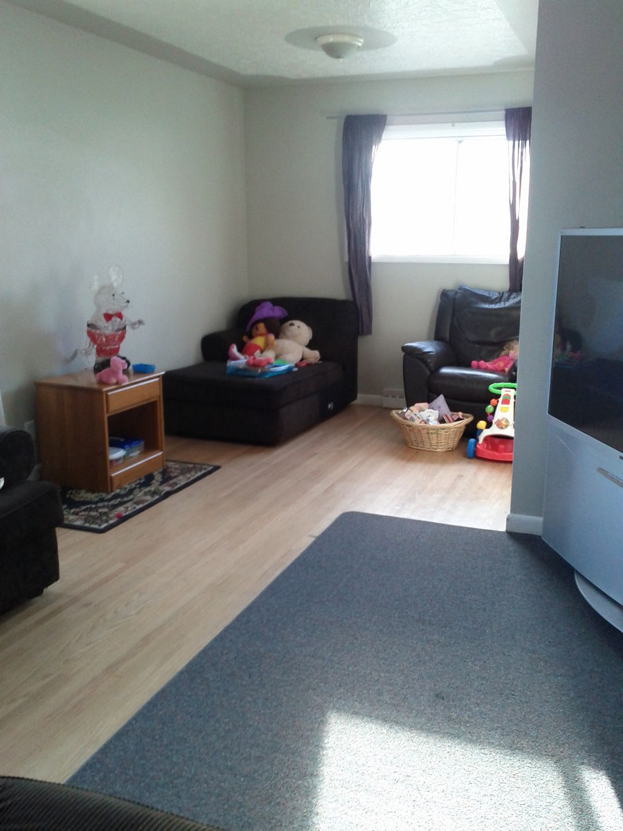 Living+and+Dining+Room Calgary 3 bedrooms Main Floor for rent. Property photo: 64241-1