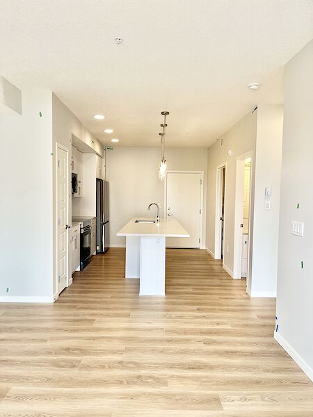 Calgary 1 bedroom Condo Unit for rent. Property photo: 642421-2