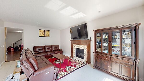 Calgary 4 bedrooms House for rent. Property photo: 642461-2