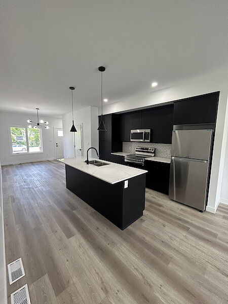 Winnipeg 2 bedrooms Duplex for rent. Property photo: 642503-2