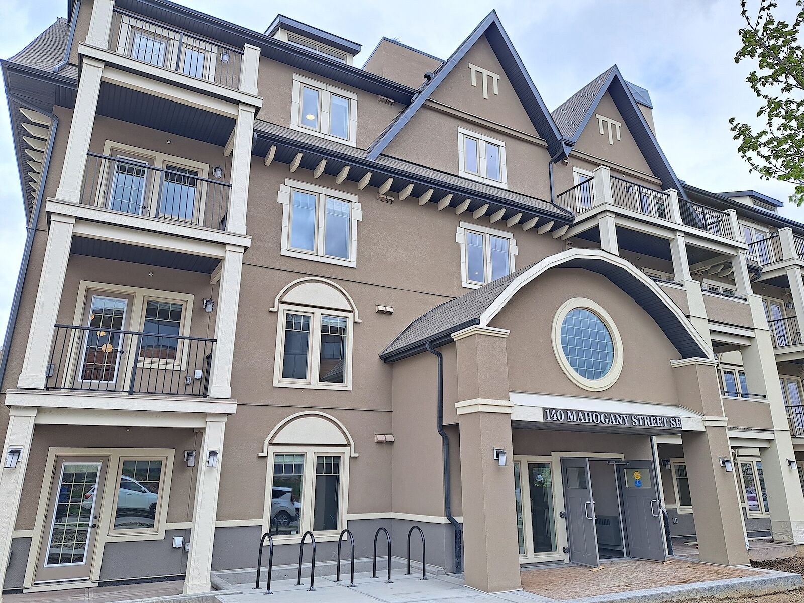 Calgary 1 bedroom Condo Unit for rent. Property photo: 642504-1