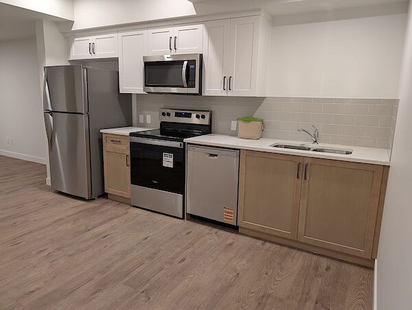 Calgary 2 bedrooms Basement for rent. Property photo: 642574-2