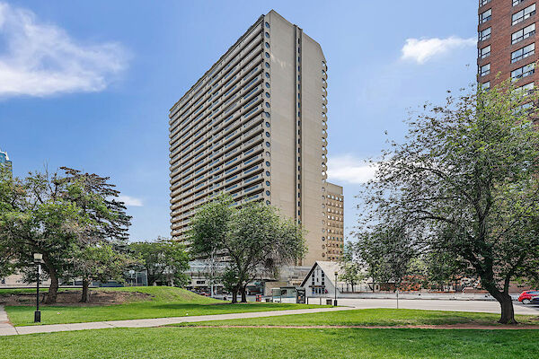 Calgary bedrooms Parking Spot for rent. Property photo: 642589-2