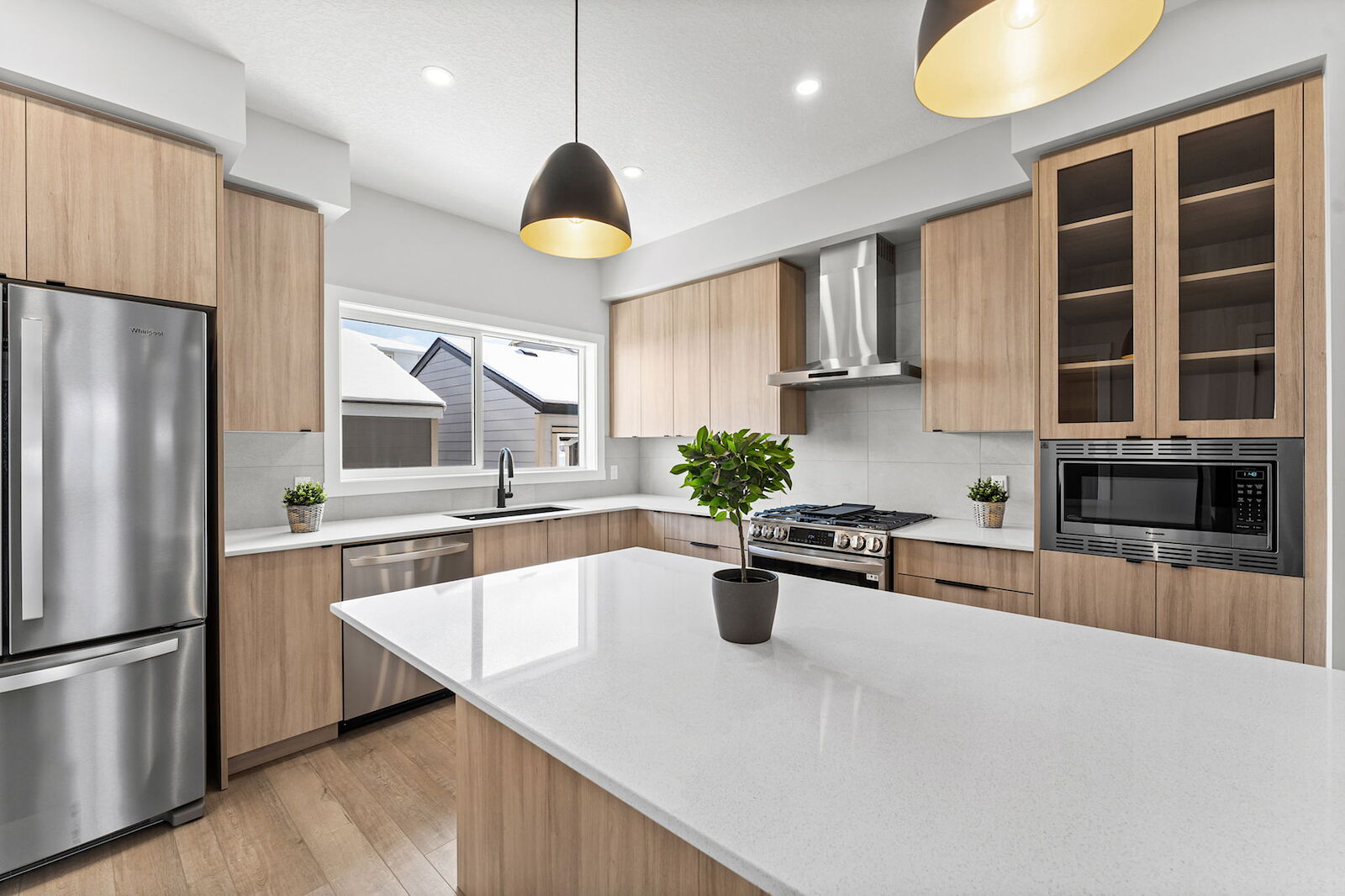 Calgary 3 bedrooms House for rent. Property photo: 642612-1