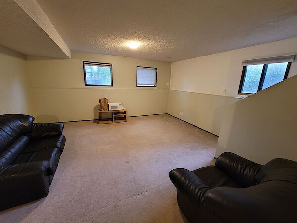 Calgary 2 bedrooms Duplex for rent. Property photo: 642679-2