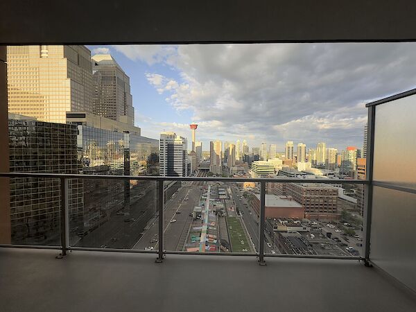 Calgary 1 bedroom Condo Unit for rent. Property photo: 642697-3
