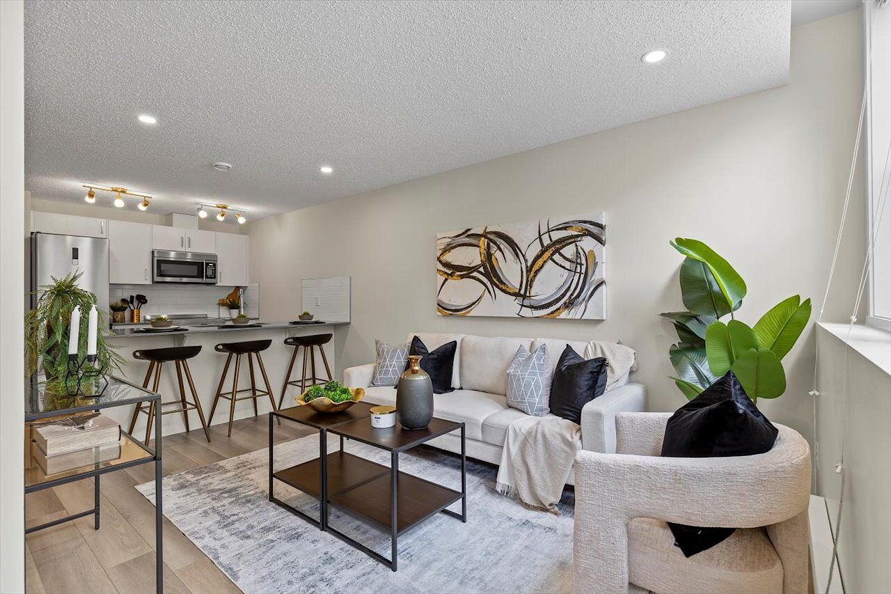 Calgary 1 bedroom Townhouse for rent. Property photo: 642703-1