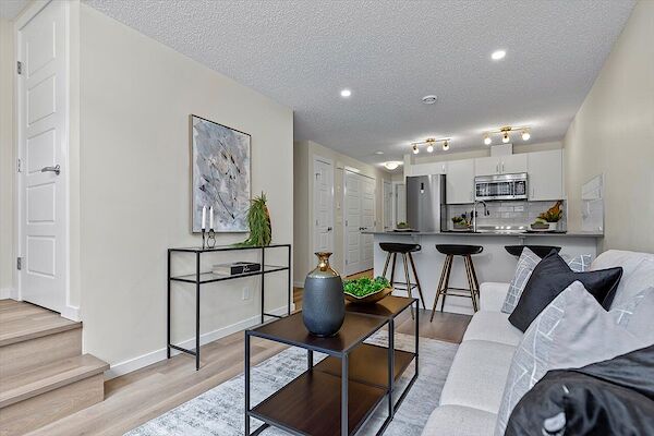 Calgary 1 bedroom Townhouse for rent. Property photo: 642703-2