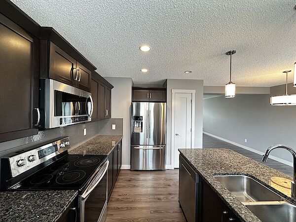 Edmonton 3 bedrooms Townhouse for rent. Property photo: 642795-3