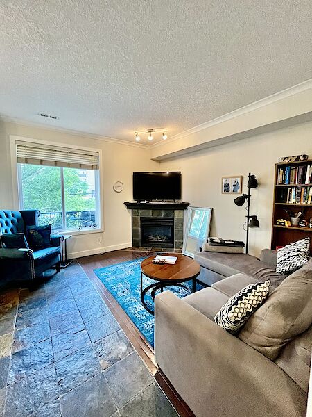 Calgary 2 bedrooms Townhouse for rent. Property photo: 642914-2
