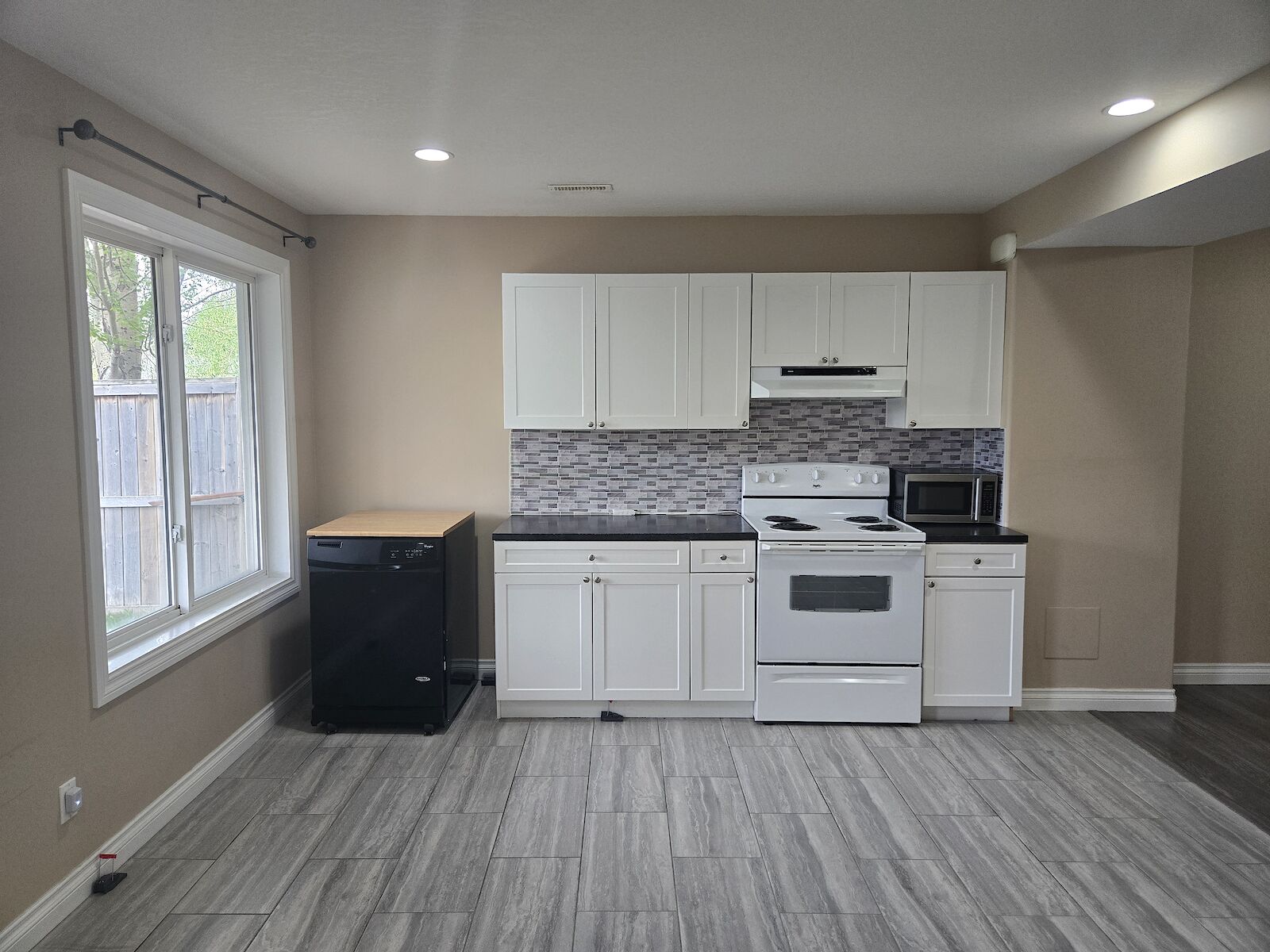 Airdrie 1 bedroom Basement for rent. Property photo: 642927-1