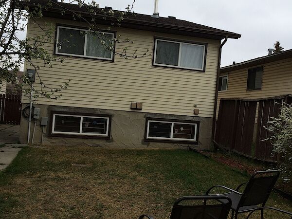 Calgary 3 + Den bedrooms House for rent. Property photo: 642953-2